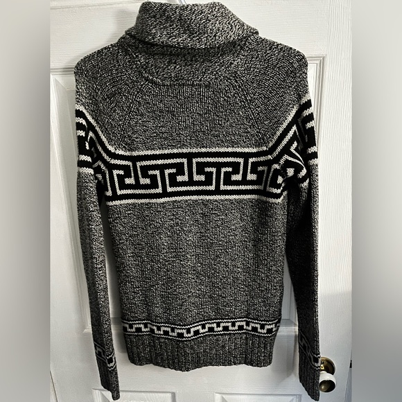 WindRiver Women’s Sweater - Picture 6 of 6